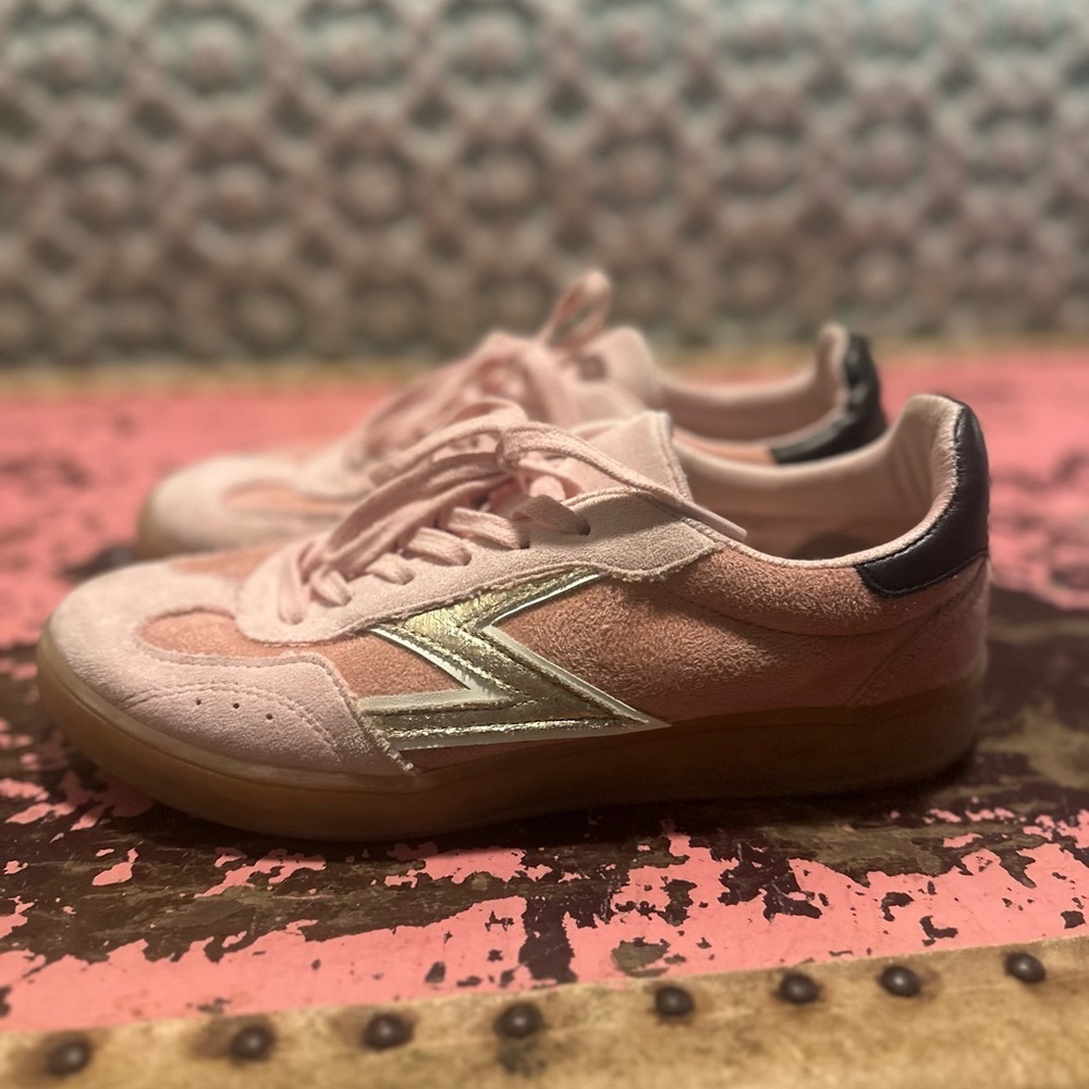 ZODIAC pink and unique Women’s shoes sz 8